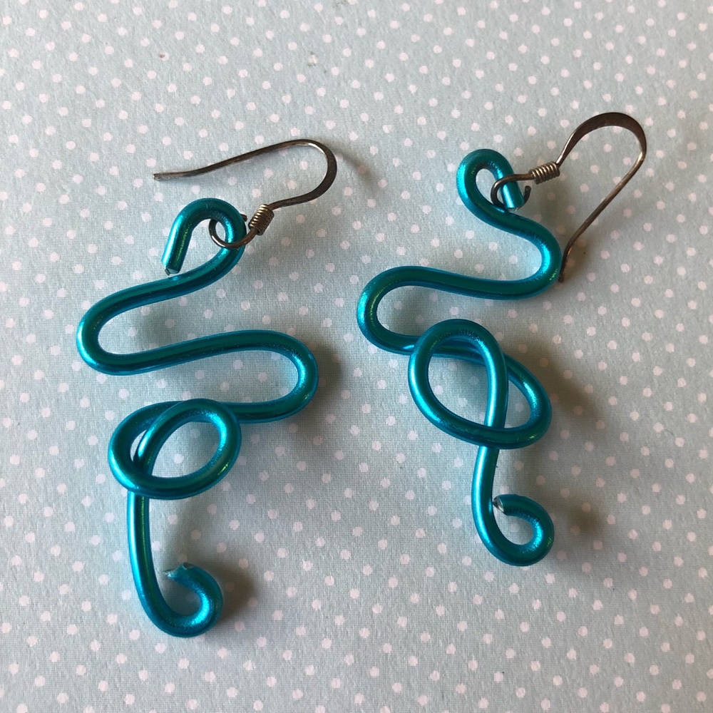 BOUTIQUE hand crafted wire earrings